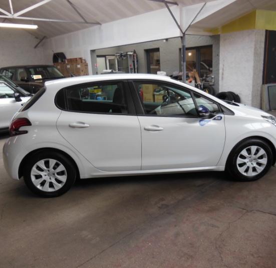 PEUGEOT 208 1.2 PURETECH 68CH  LIKE 5P