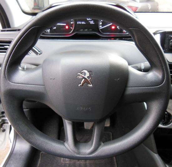PEUGEOT 208 1.2 PURETECH 68CH  LIKE 5P
